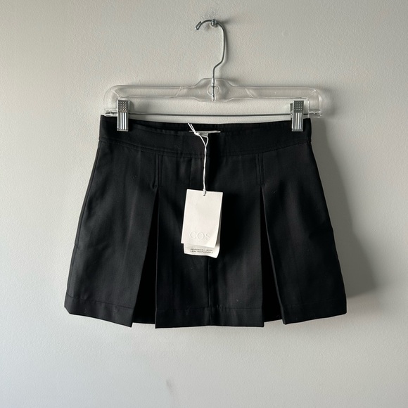 COS Dresses & Skirts - COS black pleated mini skirt